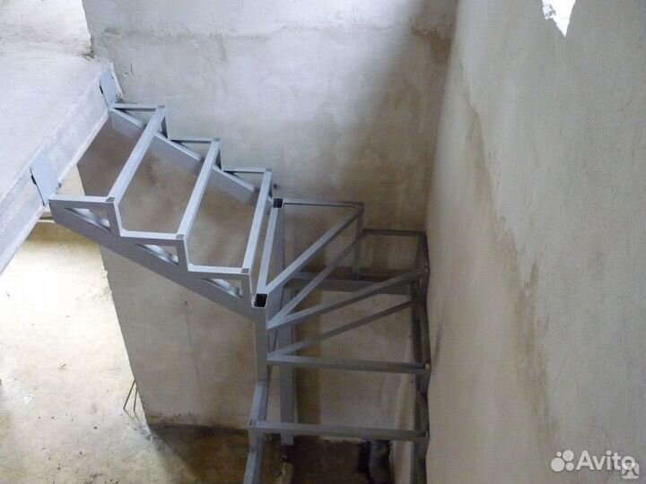 Изготовление каркас лестницы