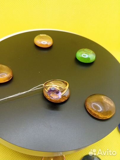 Кольцо с камнем