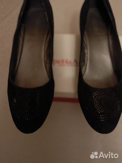 Туфли лодочки замшевые на танкетке 39р