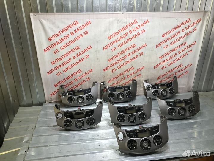 Блок управления отопителем печки Тойота RAV4 XA30