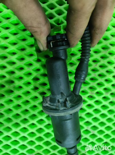 Цилиндр сцепления главный Пежо 308