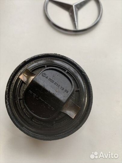 Крышка маслозаливной горловины Мерседес