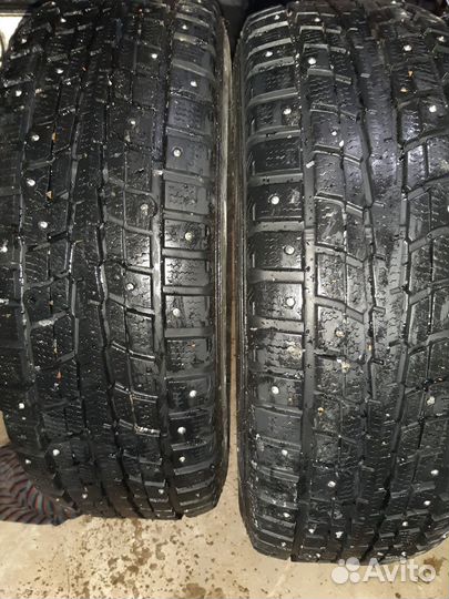 Dunlop SP Winter Ice 01 215/70 R17 98E