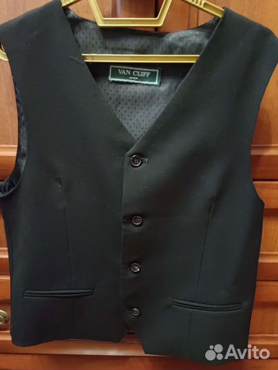 Школьный костюм черного цвета 146 на мальчика