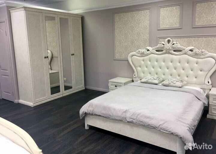 Спальный гарнитур