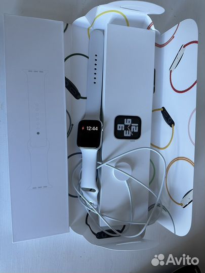 Часы apple watch se 44 mm