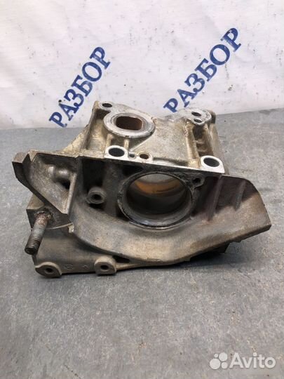 Корпус помпы Citroen C3