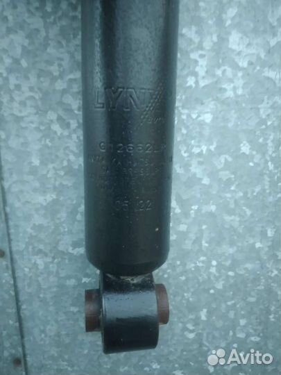 Задние амортизаторы Тойота Рав 4