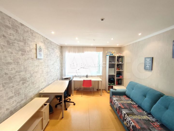 2-к. квартира, 80 м², 1/4 эт.