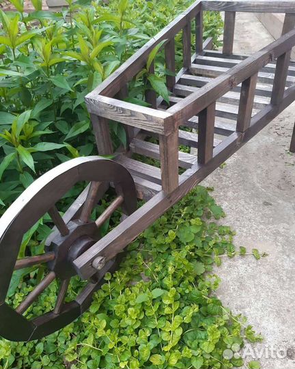 Садовая тачка декоративная для цветов