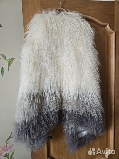 Жилет женский меховой 44 лама