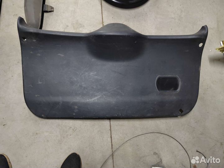 Обшивка крышки багажника Ford Fusion