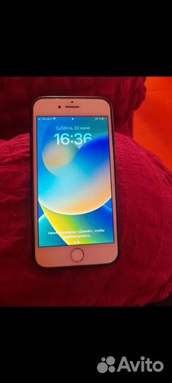 Телефон iPhone 8