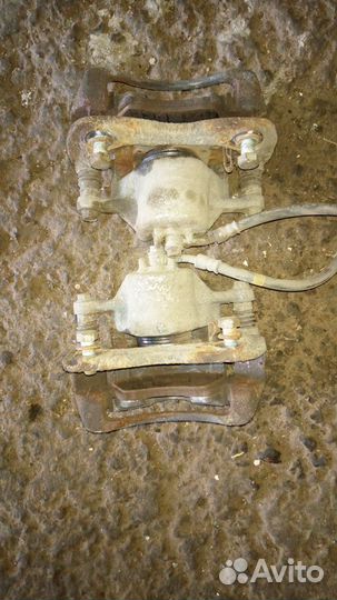 Hyundai Solaris 2 передние суппорта