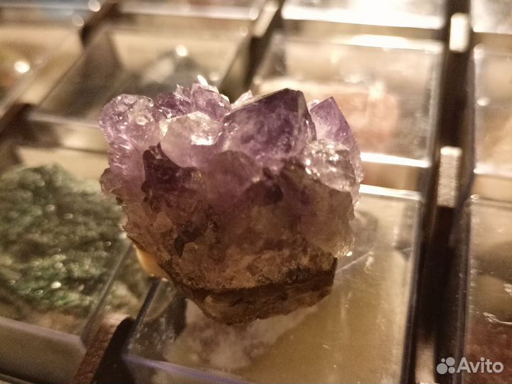 Камень аметист