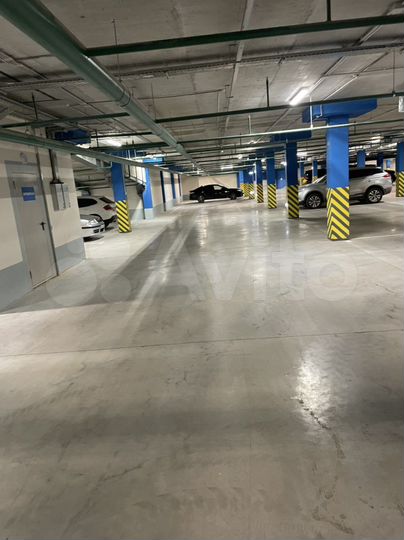 Машиноместо, 25 м²