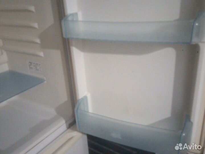 Холодильник веко