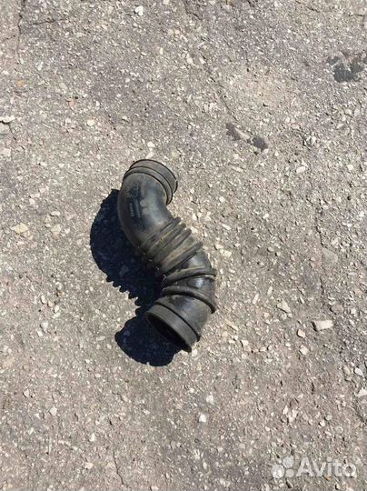 Патрубок воздушного фильтра Geely emgrand EC7 20