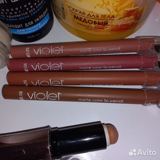 Набор уходовой и декоративной косметики