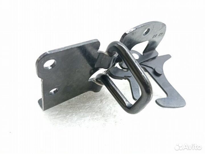 Крюк замка капота Audi Tt