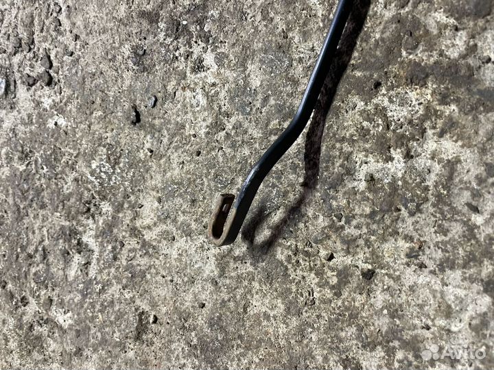 Поводок дворников левый Ford Focus 1