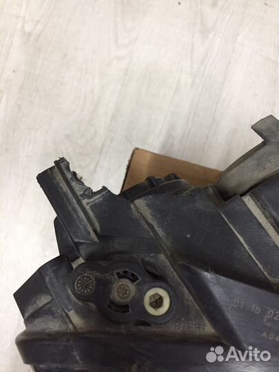 Фара правая Volkswagen Golf 7