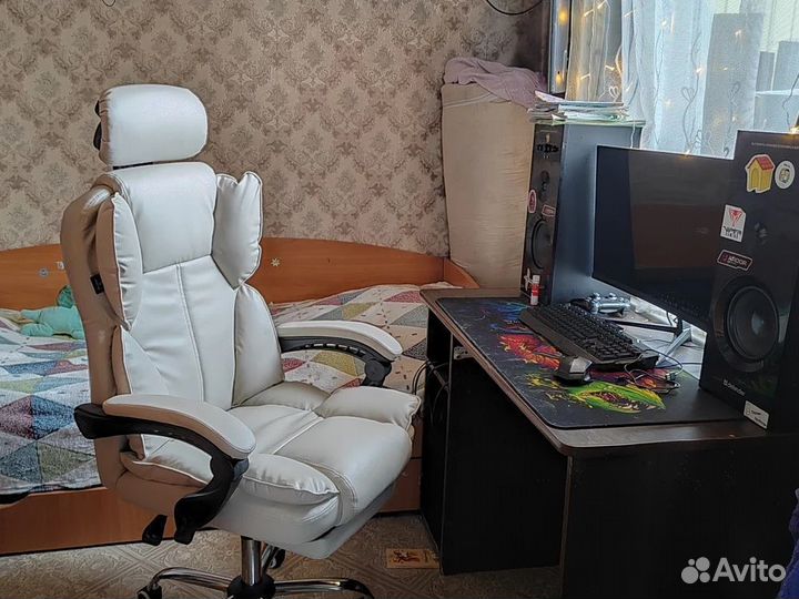 Компьютерное кресло