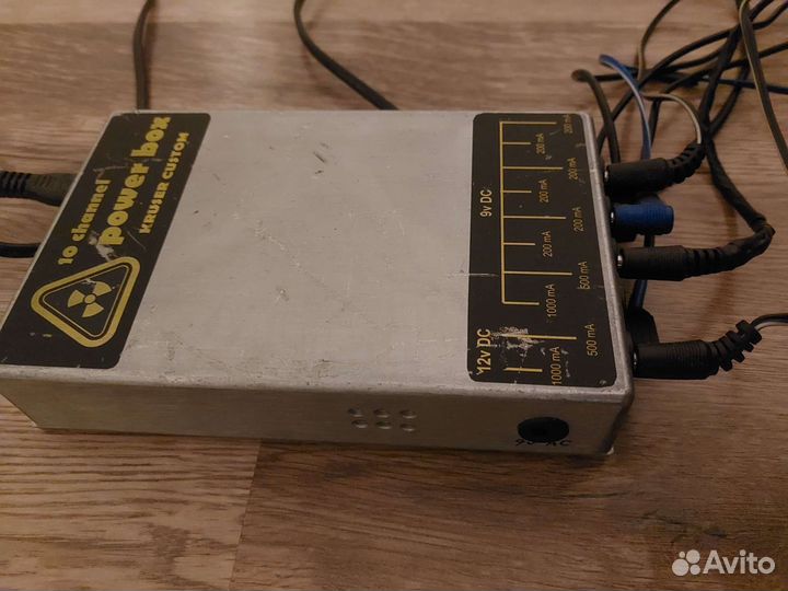 Блок питания для гитарных педалей