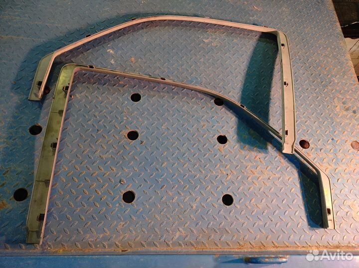 Накладки рамок стекл передних дверей W638