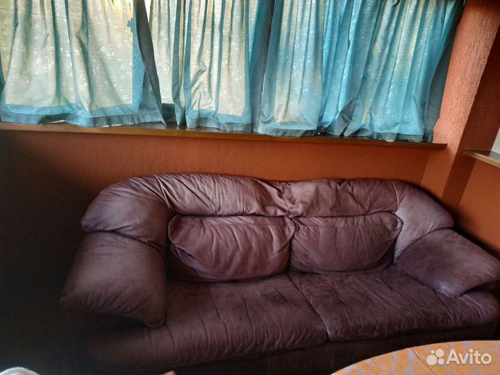 Кожаный диван бу