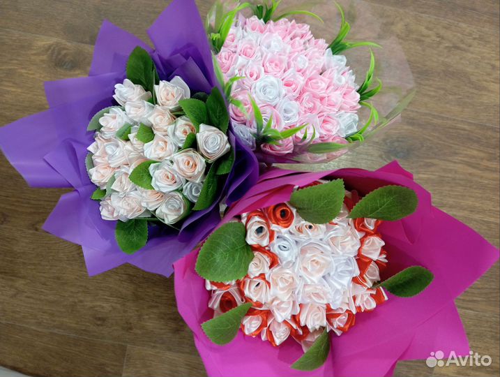 Букет цветы из атласной ленты