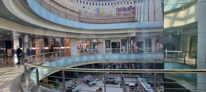 Торговое помещение рядом с М.Видео и Перекрёстком