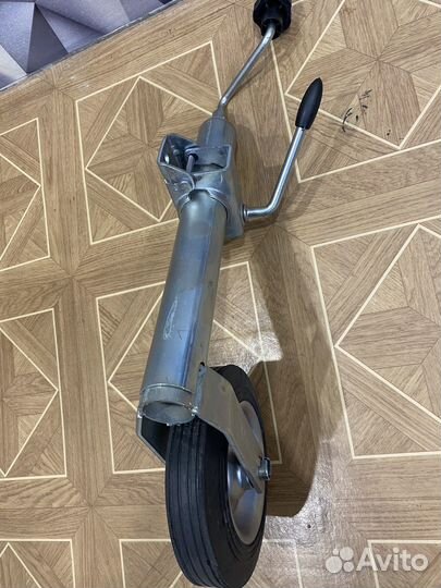 Опорное колесо для легкового прицепа