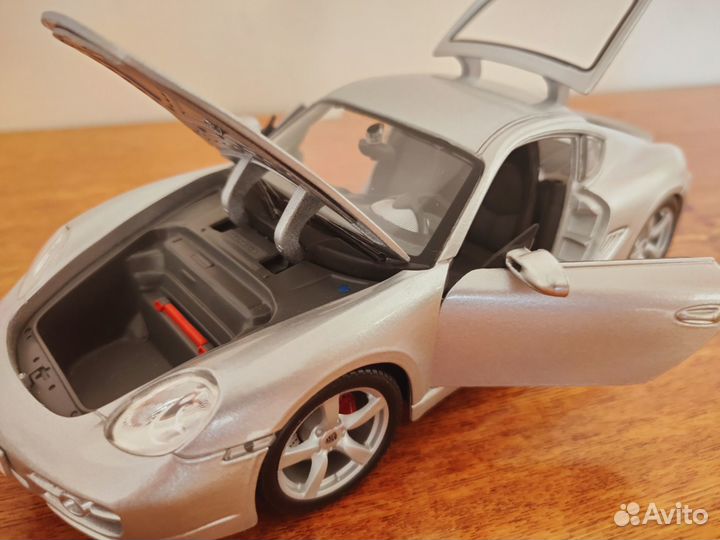 Porsche cayman s 1/18 Maisto