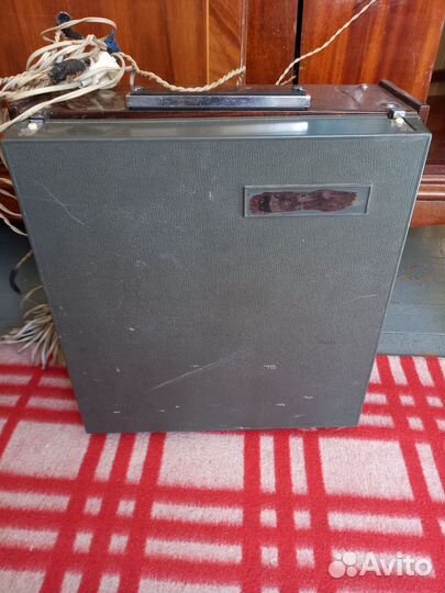 Катушечный магнитофон + 2 большие колонки