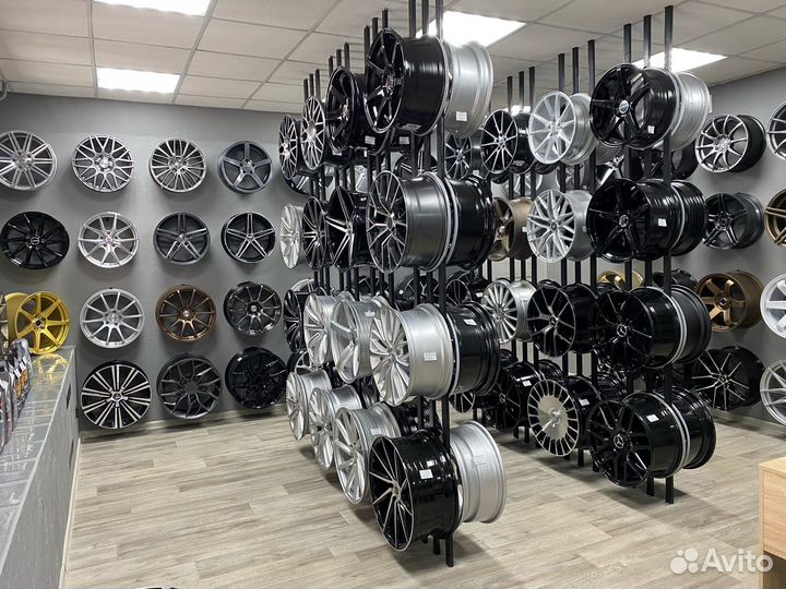 Диски Vossen VPS-303 R18 5x114.3