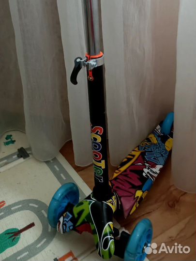 Самокат детский трехколесный новый