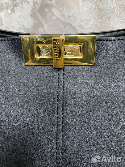 Сумка Fendi Peekaboo