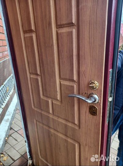Дверь входная железная двухстворчатая