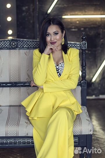 Певица и кавер группа