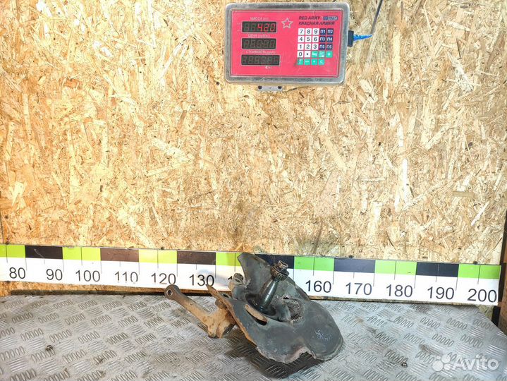 Кулак поворотный передний левый E 124