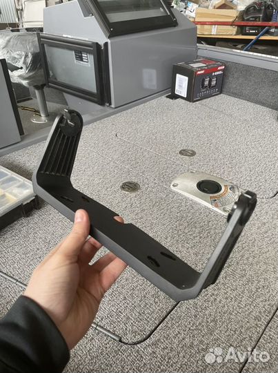 Крепеж «рога» для Garmin Echomap 9