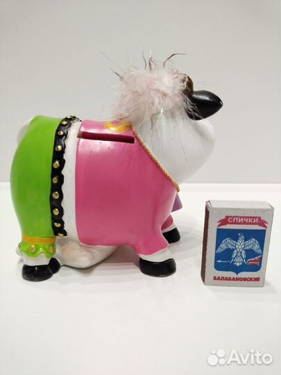Статуэтка корова - копилка. Керамика