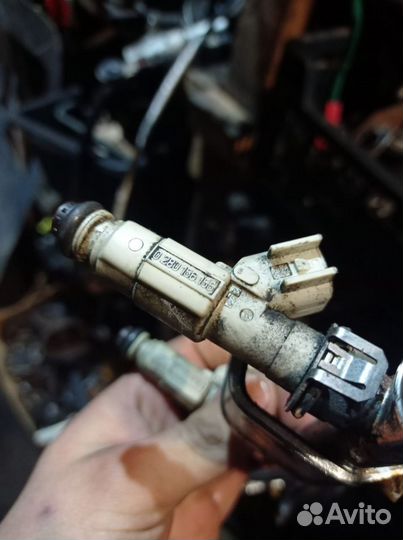 Форсунка 1.8 бенз Ford Mondeo 3 Цена1шт