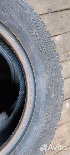 Hankook Winter I'Pike 205/60 R16 92T