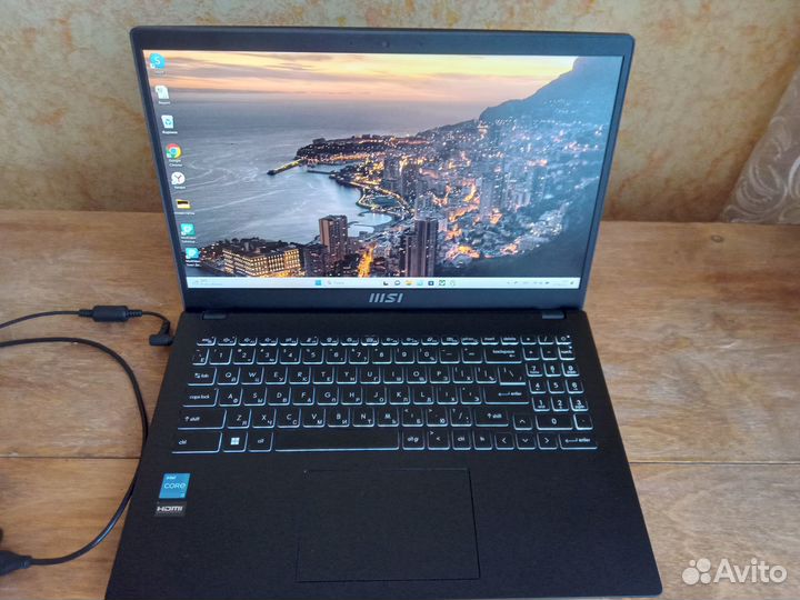 Ноутбук MSI Modern 15 core i3