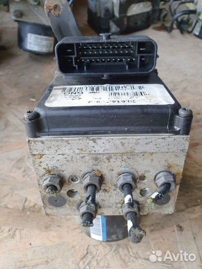 Блок abs Volkswagen Passat B6 седан 1.8 BZB