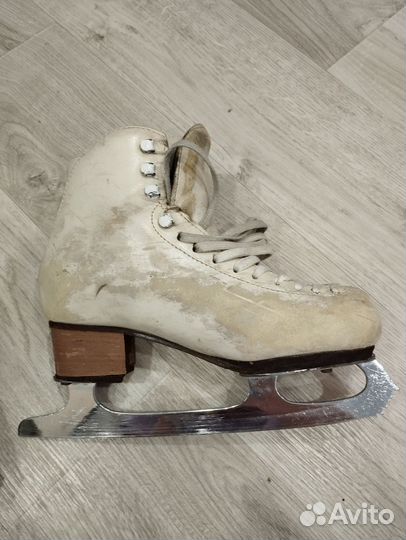 Коньки фигурные