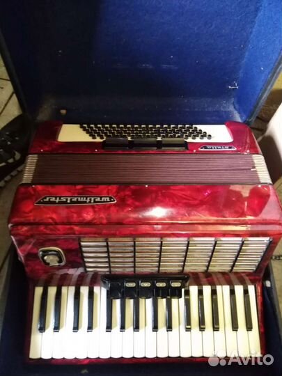 Аккордеон Weltmeister Stella