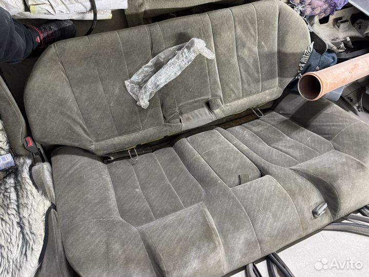 Сиденья чайзер 100